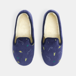 خُفَّان ببطانة من الفرو...